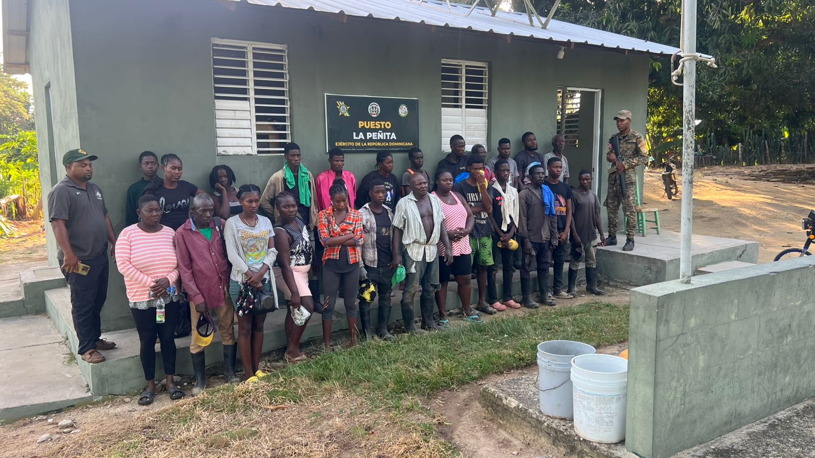 Apresan 35 haitianos indocumentados en zonas rurales de Montecristi y Dajabón