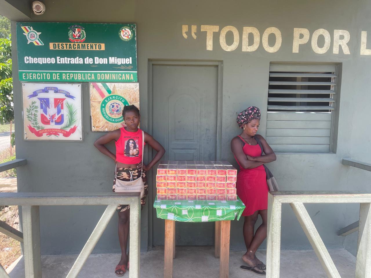 Detienen haitianas indocumentadas con 16 mil cigarrillos ilícitos en Dajabón
