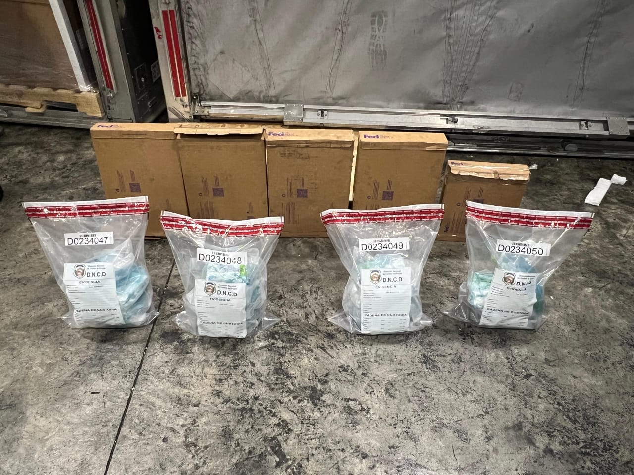 DNCD frustra envío de 17 paquetes de presunta cocaína hacia EE.UU.