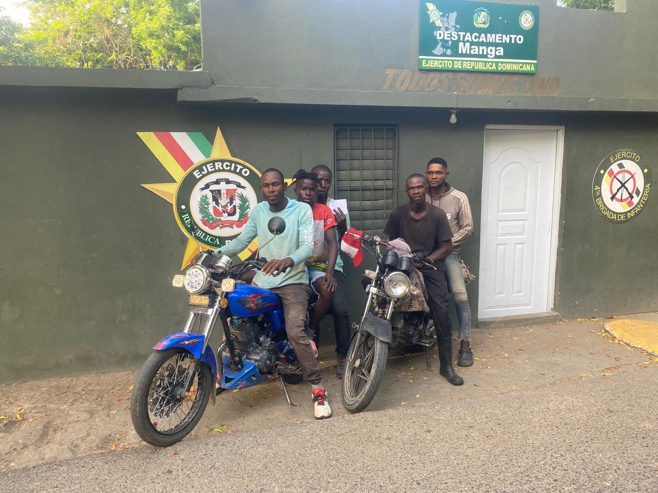 Detienen haitianos indocumentados en motocicletas en Hatillo Palma Montecristi