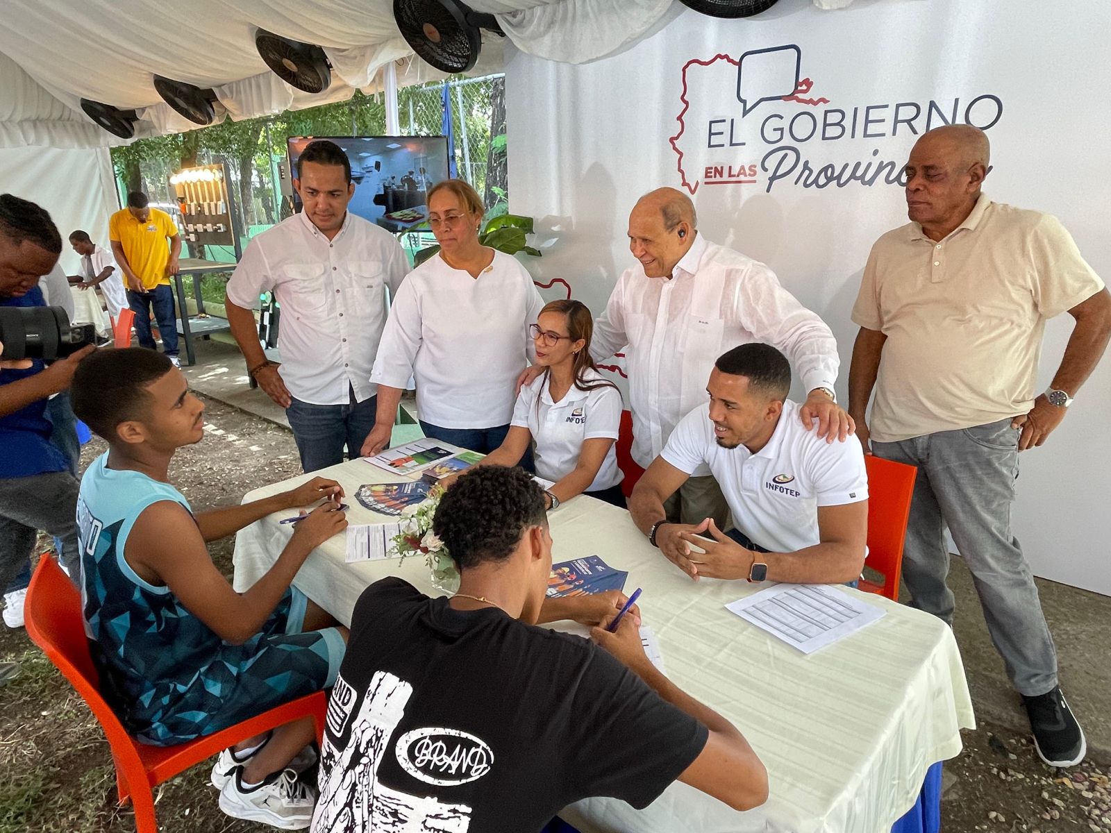 Santos Badía: Gobierno reafirma compromiso con San Cristóbal al supervisar obras clave