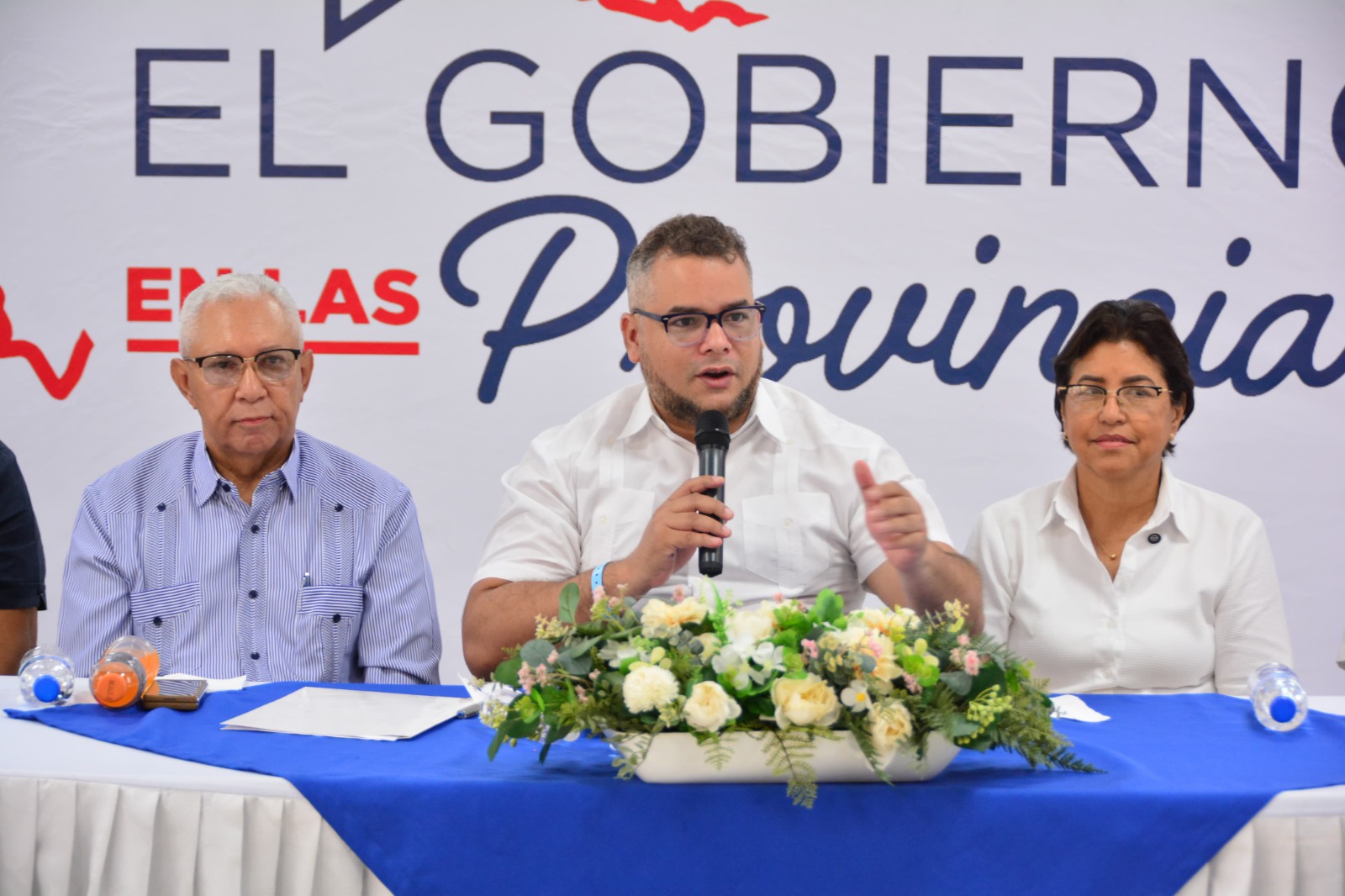 Gobierno en las provincias: Hecmilio Galván dirige 11 actividades comunitarias en Dajabón