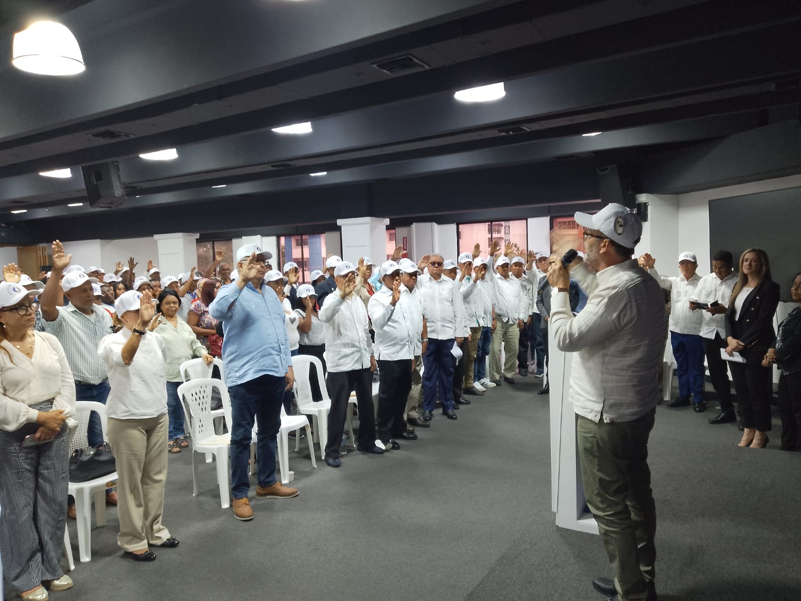Juramentan Frente de Militares Retirados en el PRM