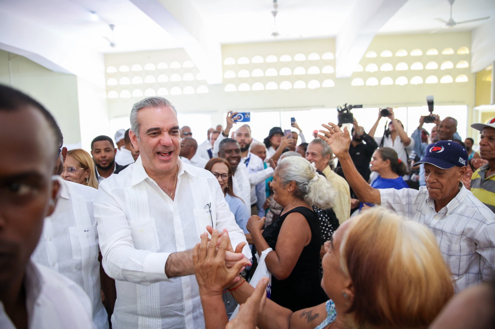 Presidente Abinader entregará obras hidráulicas, deportivas, energéticas y sociales en la provincia Azua este sábado