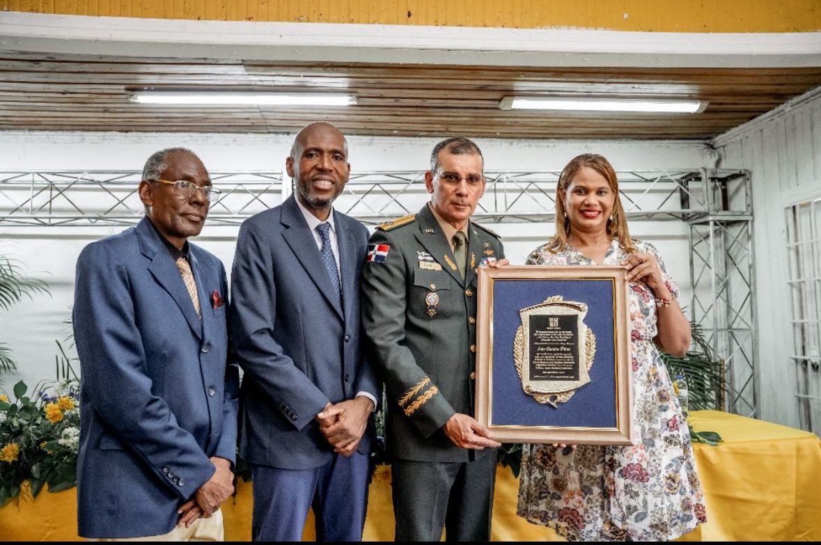 Alcaldía de La Romana reconoce al Comandante General del Ejército de República Dominicana, Mayor General Jorge Iván Camino Pérez y a otros militares romanenses