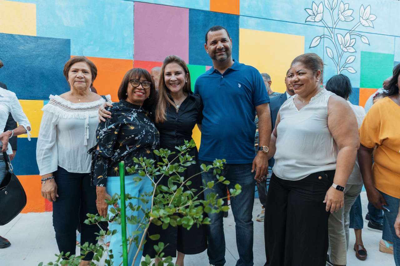 Carolina transforma espacio usado como taller de pintura improvisado en nuevo parque lineal Mata Hambre
