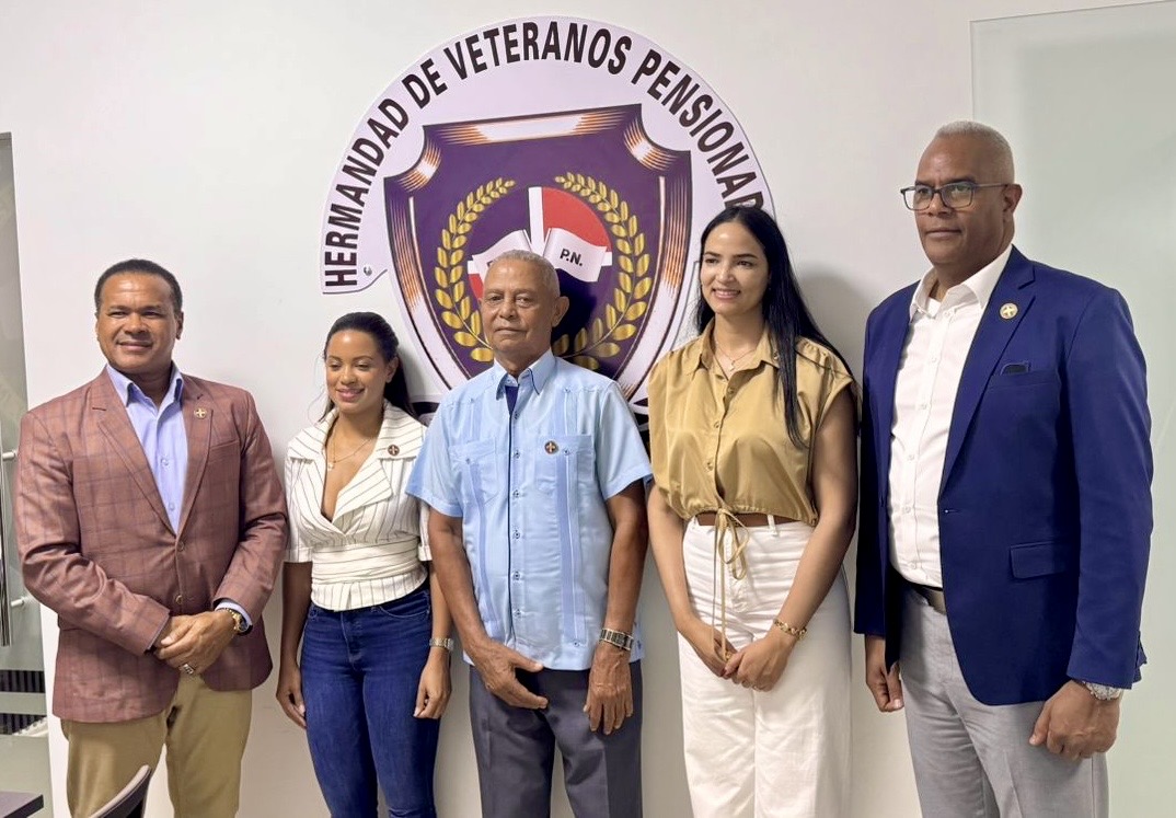 Empresario Pedro Juan Reyes visita la Hermandad de Veteranos FF.AA. y P.N. y Formará parte del Patronato