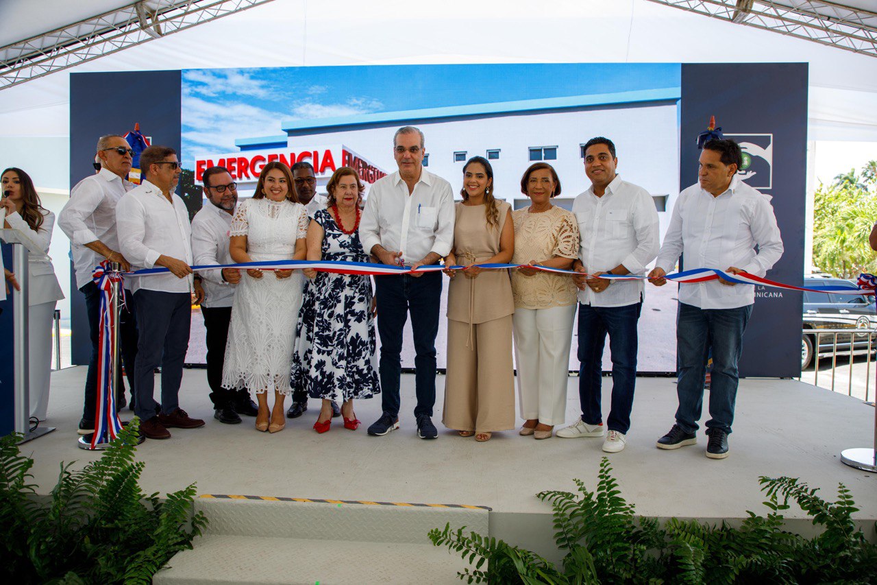 Presidente Abinader inaugura ampliación Área de Internamiento Hospital Regional Luis Morillo King, que beneficiará a más de 500 mil personas