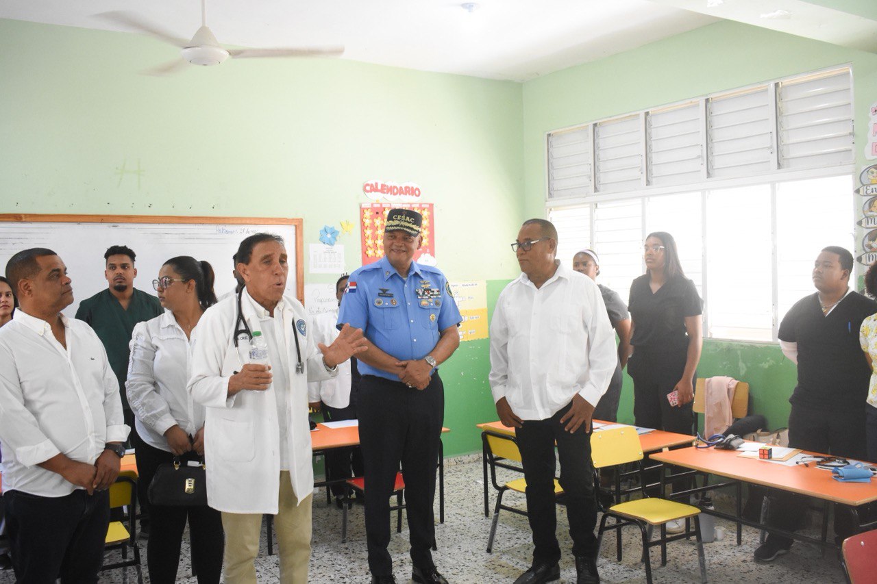 CESAC y Fundación Cruz Jiminián ejecutan jornada integral de asistencia médica en Barahona