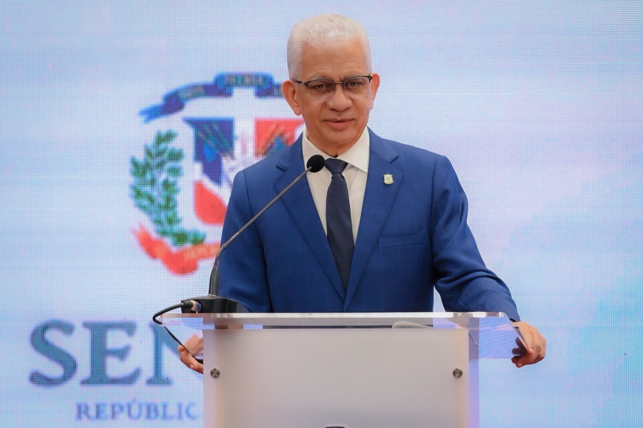 Ricardo de los Santos destaca logros de su gestión en el senado durante rendición de cuentas 2024-2025