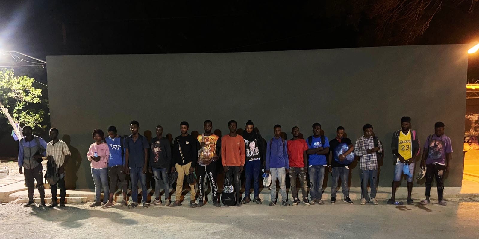Ejército detiene a 18 nacionales haitianos que se encontraban ocultos en una vivienda en Mao, Valverde