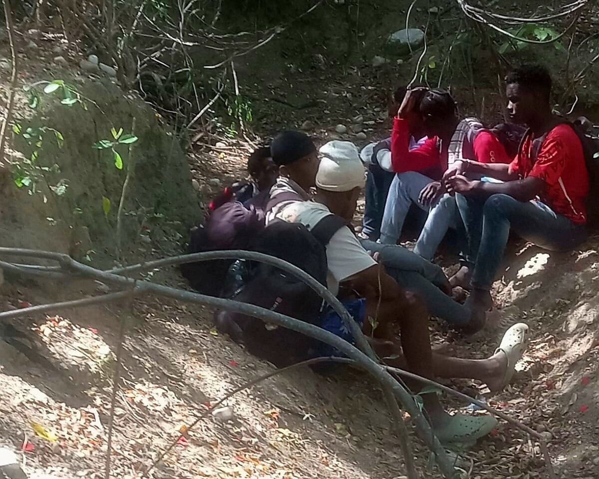 Ejército detiene a siete nacionales haitianos cuando cruzaban río en San Juan de la Maguana