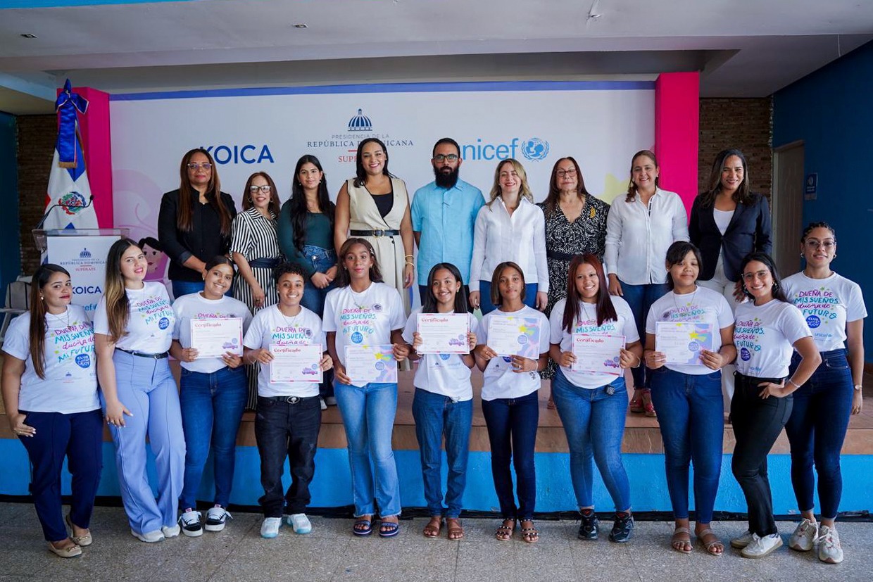 Entre junio y julio, los clubes de chica graduaron más de mil niñas y adolescentes