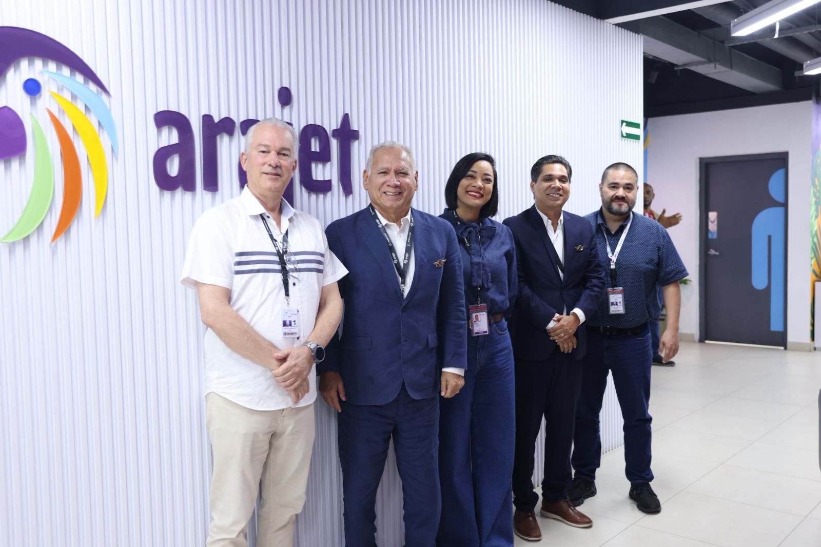 Tripulantes VIP firman acuerdo estratégico para fortalecer la formación y empleabilidad del talento aeronáutico dominicano