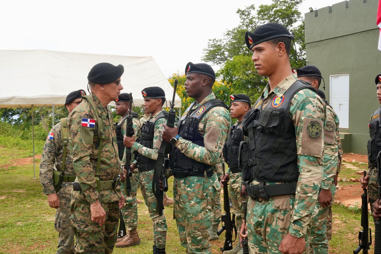 Comandante del Ejército supervisa patrullaje en diferentes puntos de la frontera sur