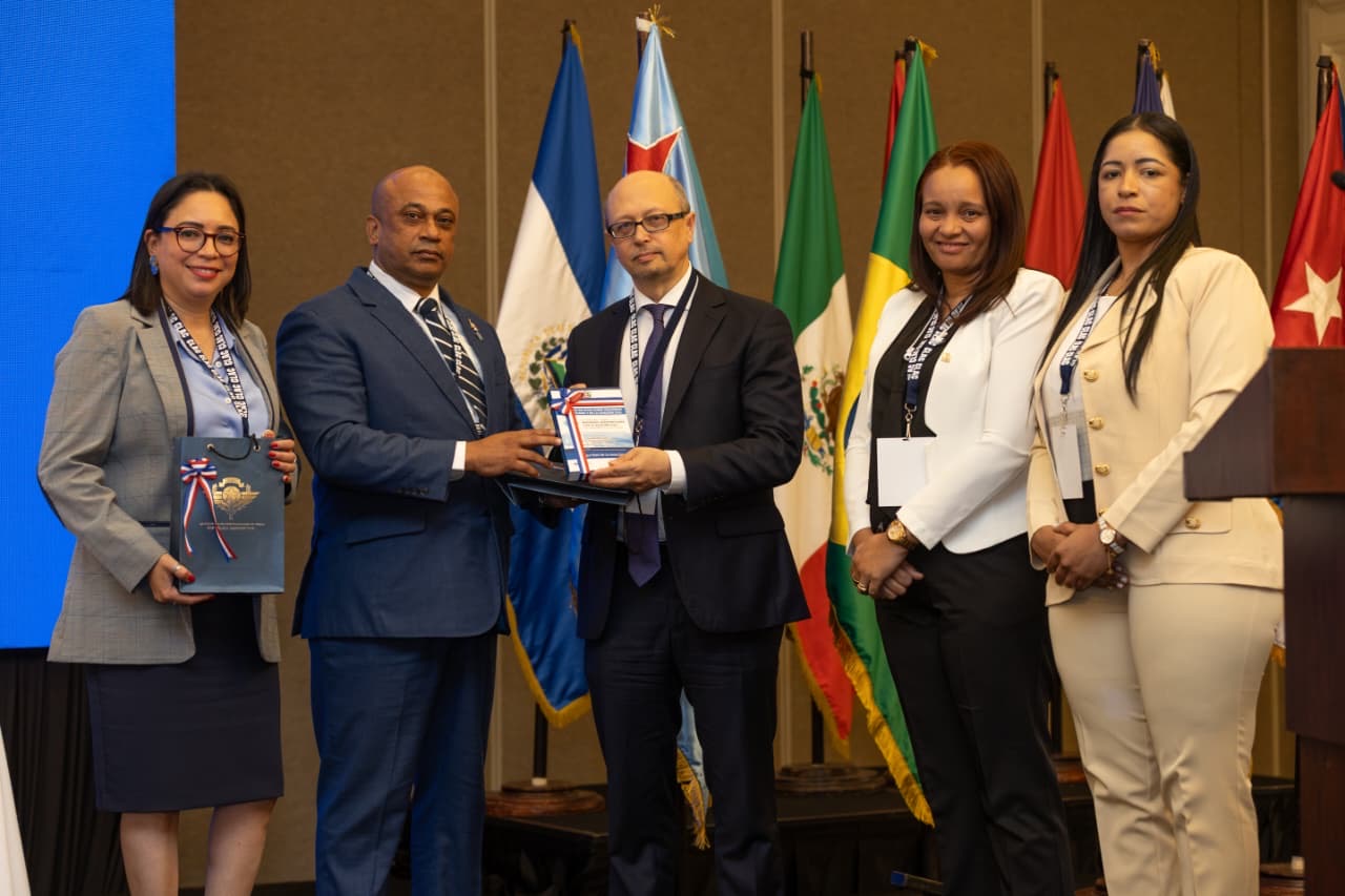 Liderazgo dominicano se consolida en seguridad de la aviación civil durante encuentro CLAC en Guatemala