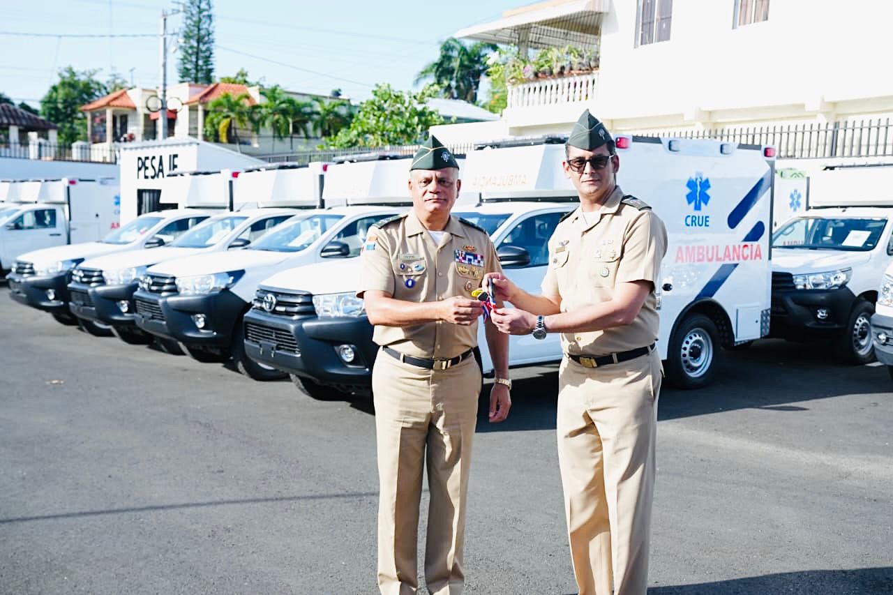 Ministerio de Defensa entrega primeras ambulancias ensambladas por la industria militar dominicana