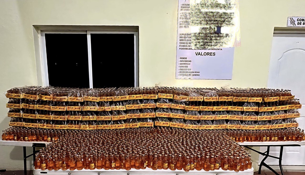 Ejército ocupa contrabando de 6,000 unidades de ron de en operativo en Elías Piña