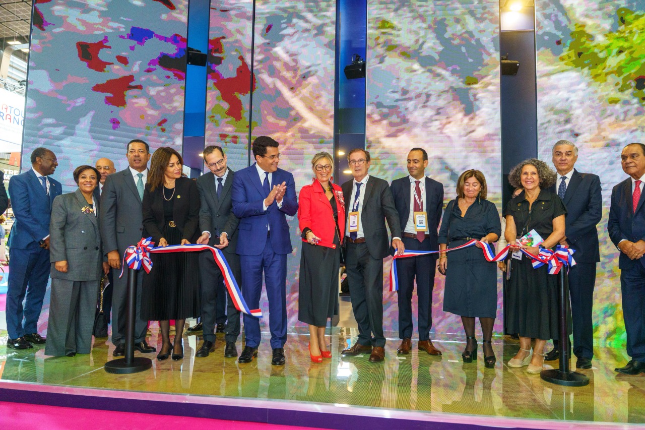 RD inaugura feria turismo en París y vuelos de Air France volverán a ...