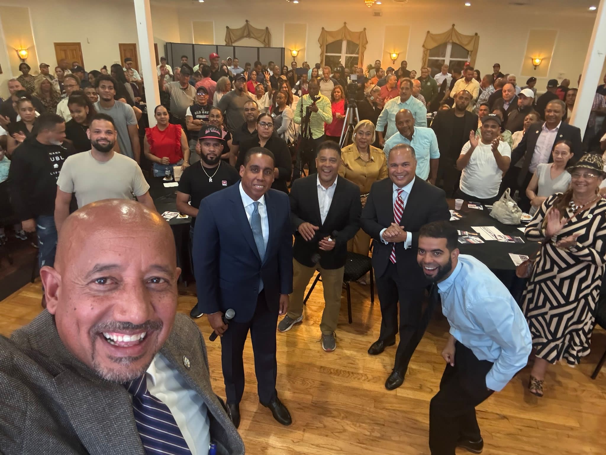 Realizan actividad para destacar gestión de Brian DePeña como alcalde Lawrence