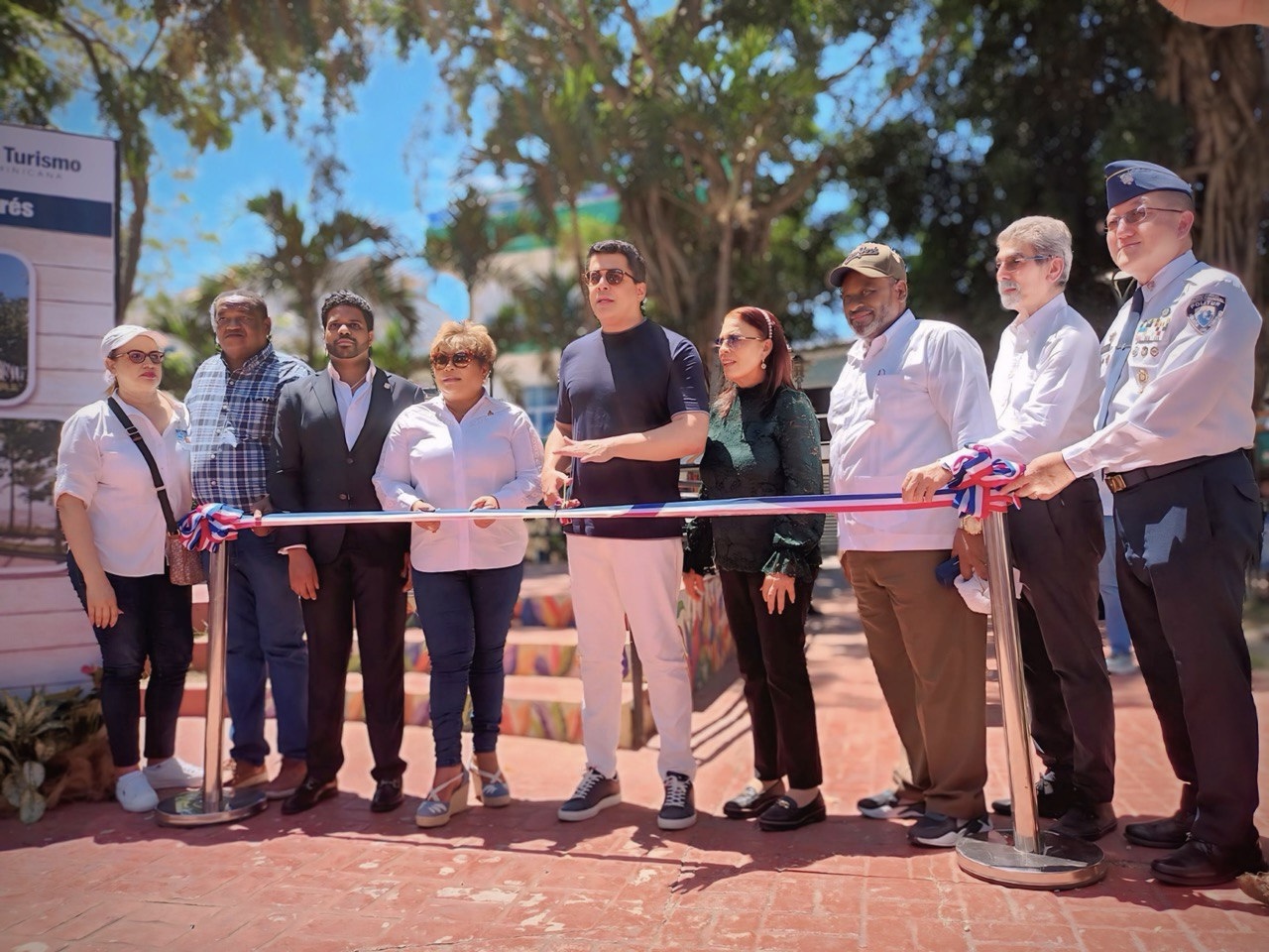 David Collado inicia reordenamiento de Boca Chica entrega obras e inicia otras