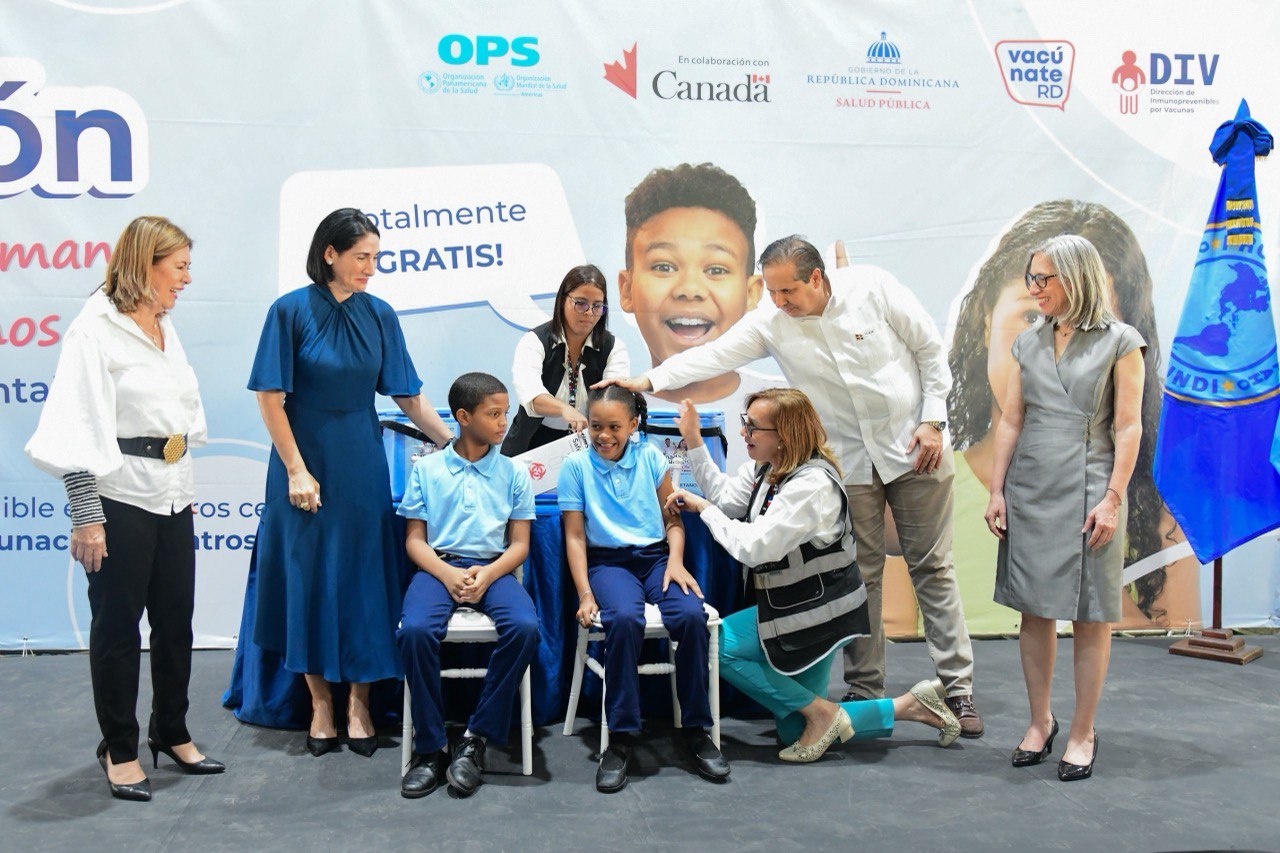 Ministerio de Salud, Educación y Primera Dama inician jornada de vacunación contra el Virus del Papiloma Humano
