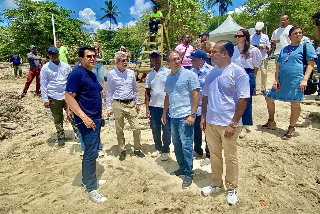 Collado recorre parque submarino La Caleta e informa entrega en 30 días