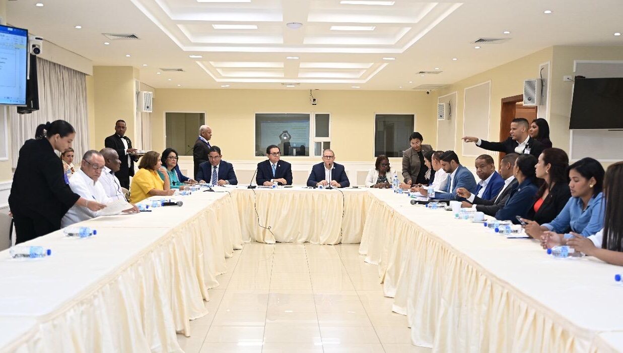 Comisión Bicameral que estudia Ley de Seguridad Social fija fecha vistas públicas en La Vega y Barahona