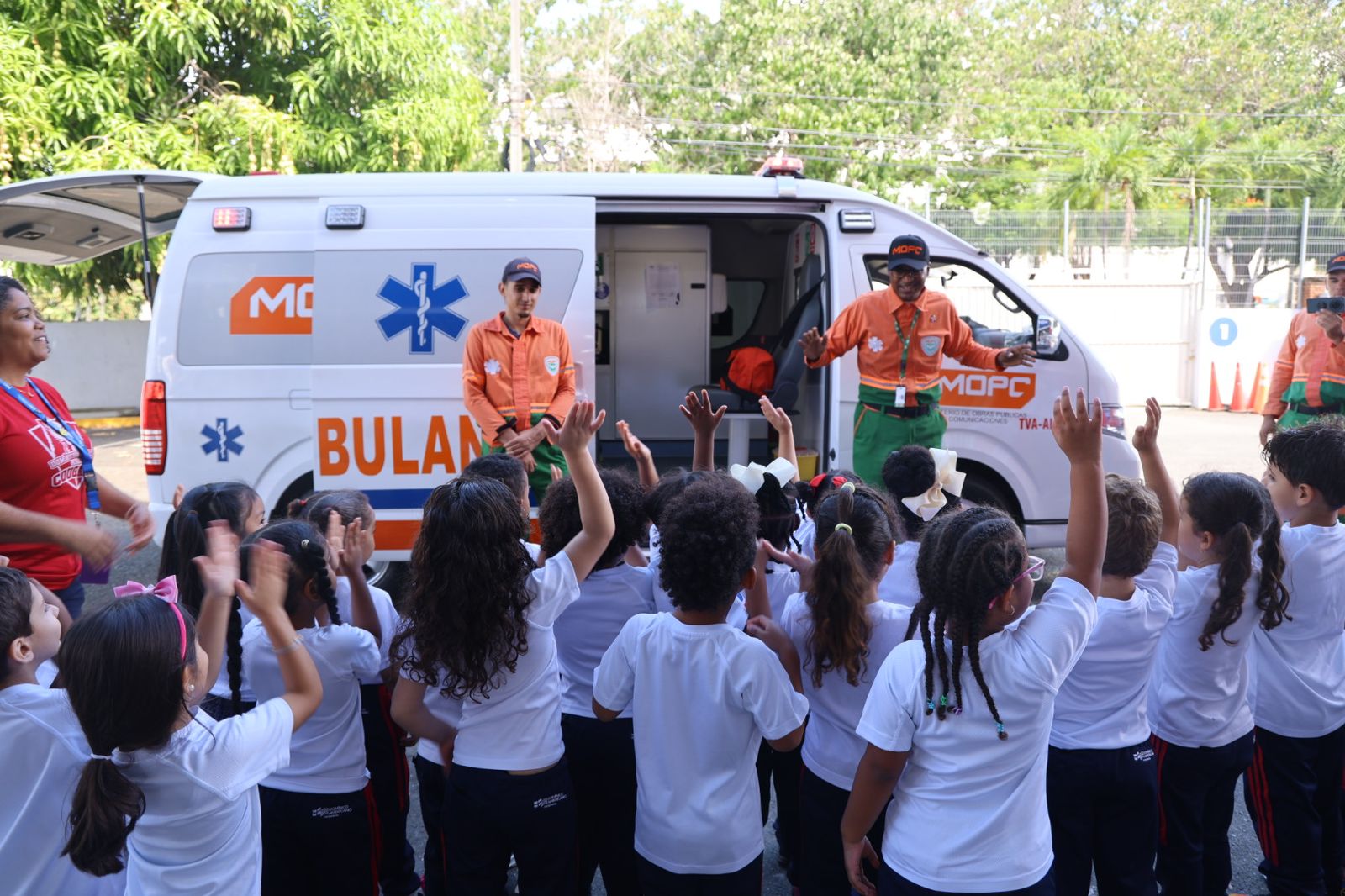 COMIPOL lleva charlas de educación y seguridad vial a escuelas del Gran Santo Domingo