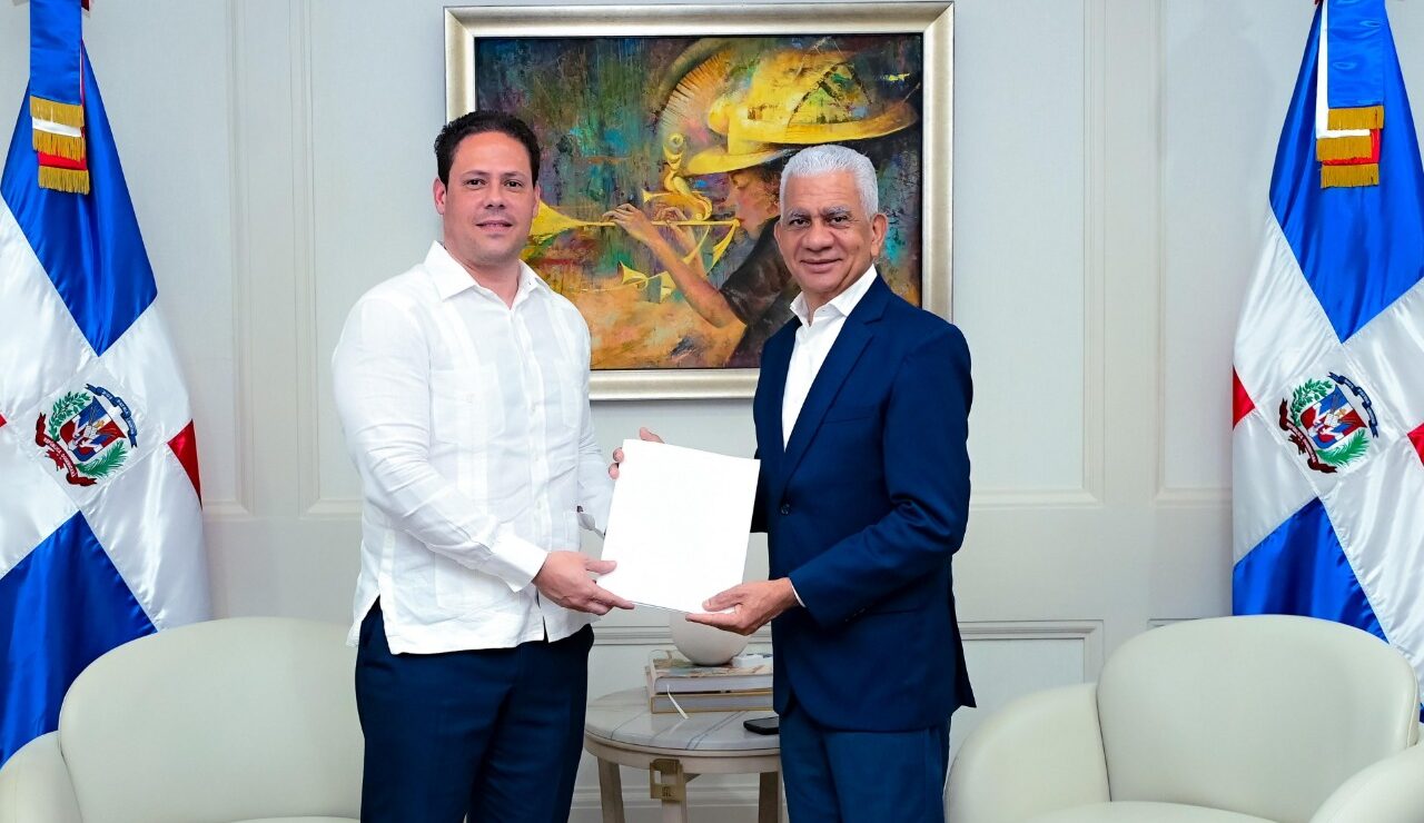 Senado de la República recibe del Poder Ejecutivo, vía el ministro de Vivienda, anteproyecto de modificación Ley 160-21