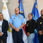 CESAC entrega placas distintivas oficiales al personal de su Dirección de Inteligencia