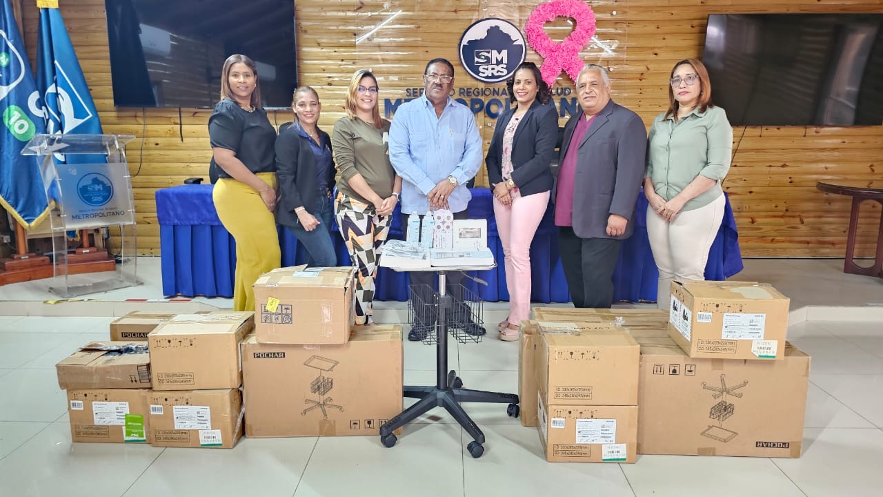 El Servicio Regional de Salud Ozama entrega equipos EKG a centros diagnósticos