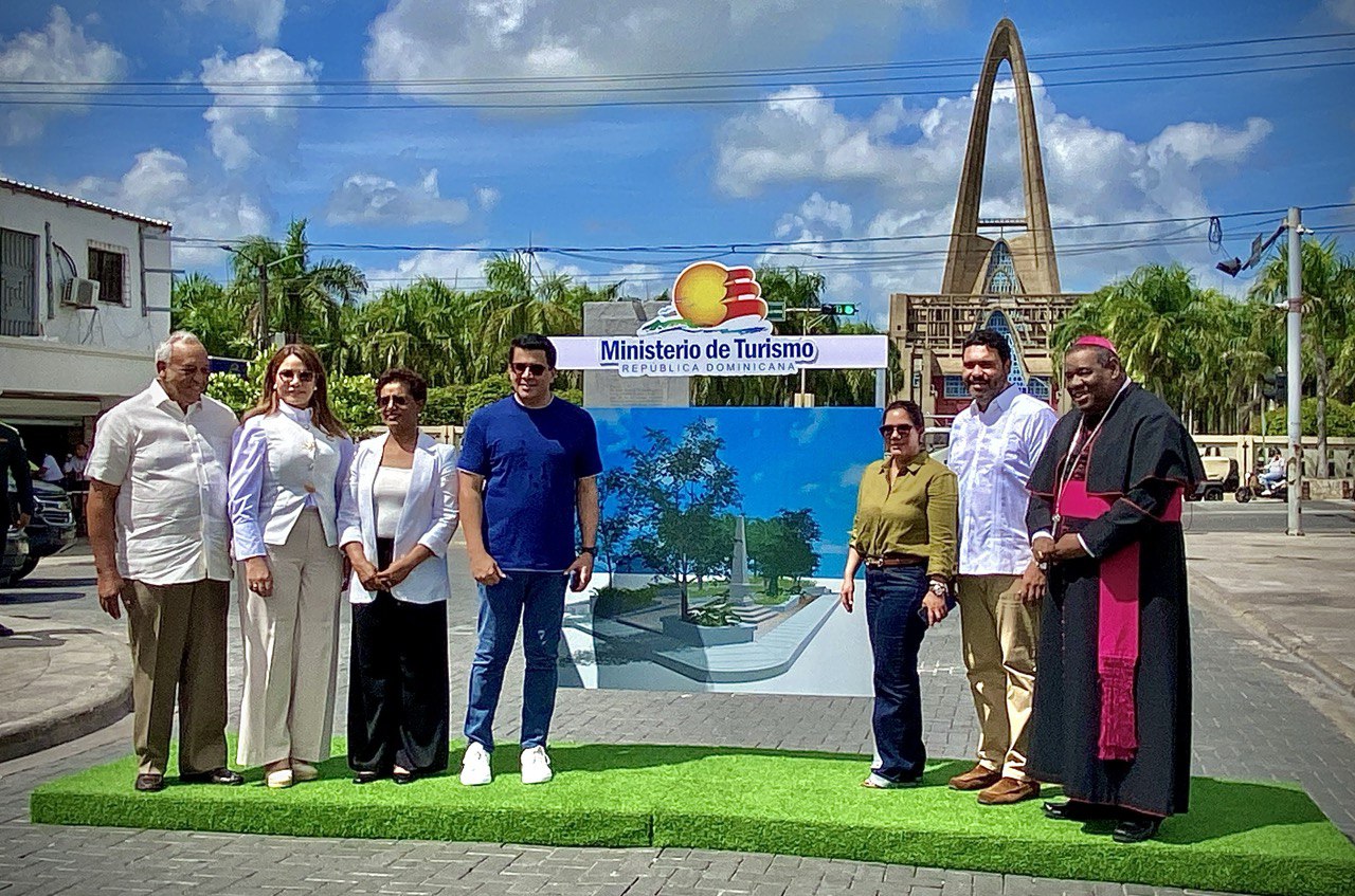 David Collado deja iniciadas varias obras en el entorno de la Basílica de Higüey