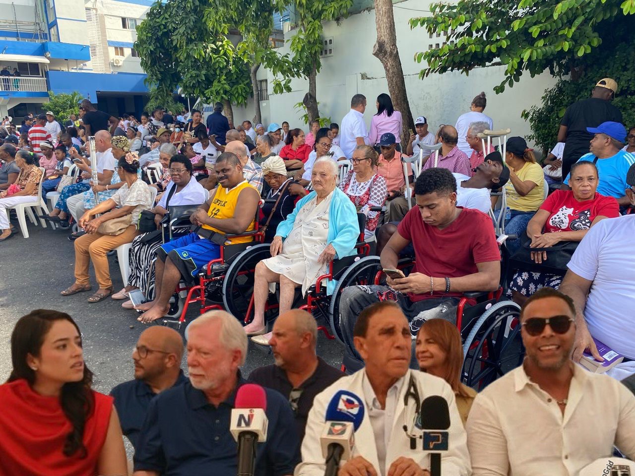 Más de 1,200 familias impactadas con sillas de rueda gratuitas de Wheelchair Foundation Y Fundación Cruz Jiminián