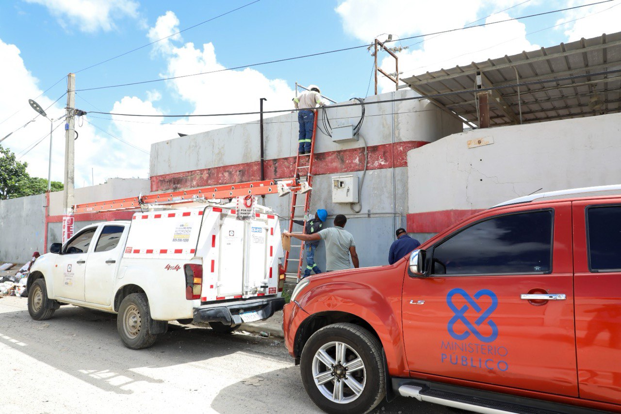 Edeeste y Pgase logran otro golpe contra las conexiones ilegales en comercios de Boca Chica