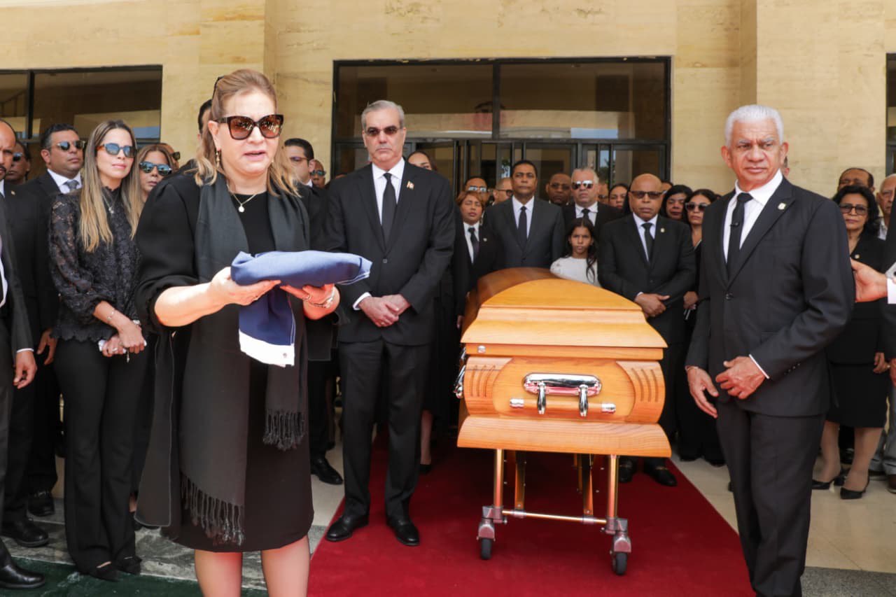 Presidente Abinader asiste a honras fúnebres de dirigente político Vicente Sánchez Baret
