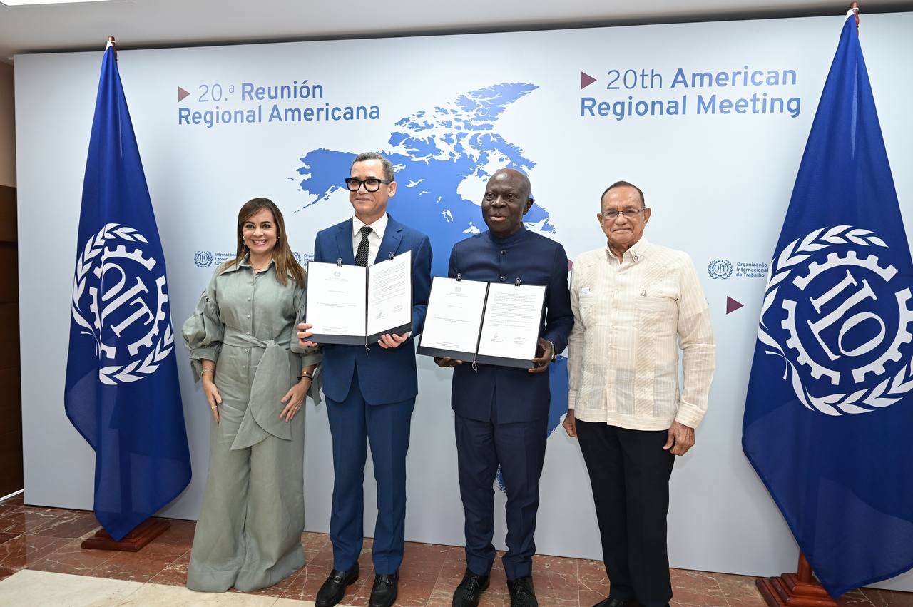 República Dominicana entrega a la OIT el instrumento de ratificación del Convenio 156 sobre los trabajadores con responsabilidades familiares
