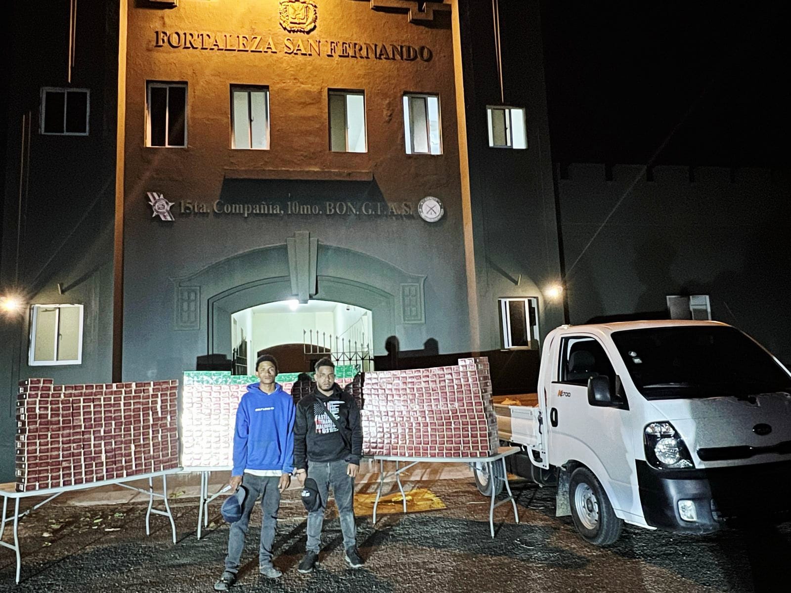 Ejército intercepta camión que llevaba contrabando de 160 mil cigarrillos debajo de una carga de productos agrícolas en Montecristi