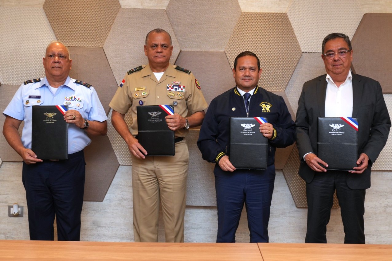 Ministerio de Defensa impulsa cooperación internacional en formación digital para las Escuelas Vocacionales junto a INTERLAT y la Universidad Militar Nueva Granada