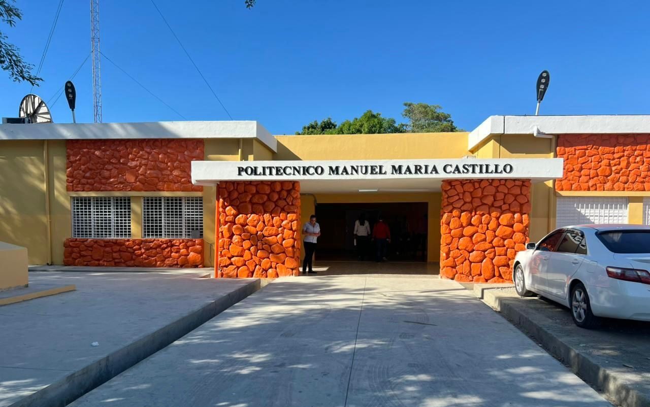 Infraestructura Escolar entrega remozado Politécnico Manuel María Castillo en San Francisco de Macorís