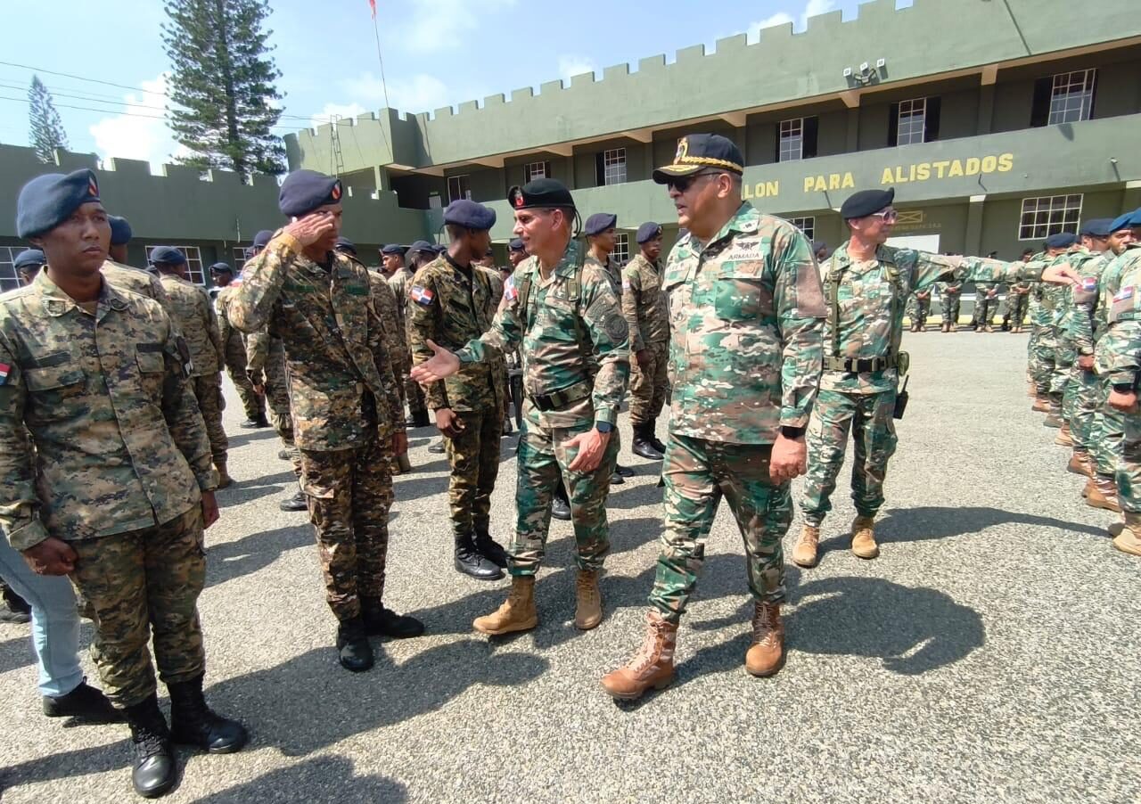 Comandante del Ejército recorre unidades de la Segunda, Sexta y Séptima brigadas de infantería