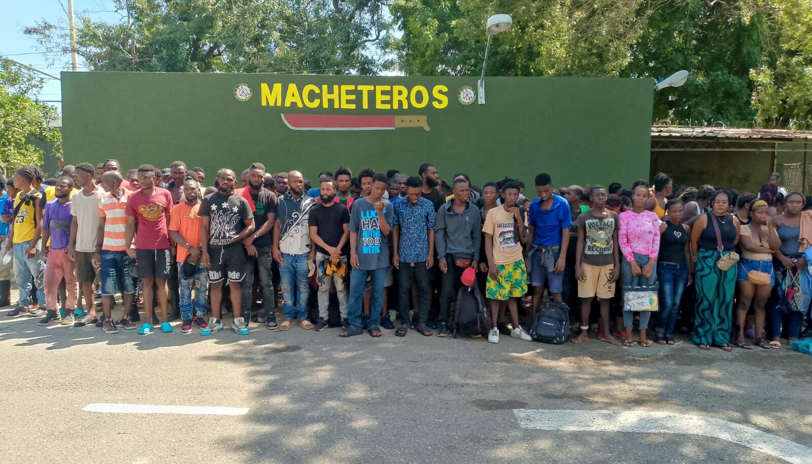 Ejército detiene a 170 extranjeros indocumentados en diferentes comunidades de Valverde