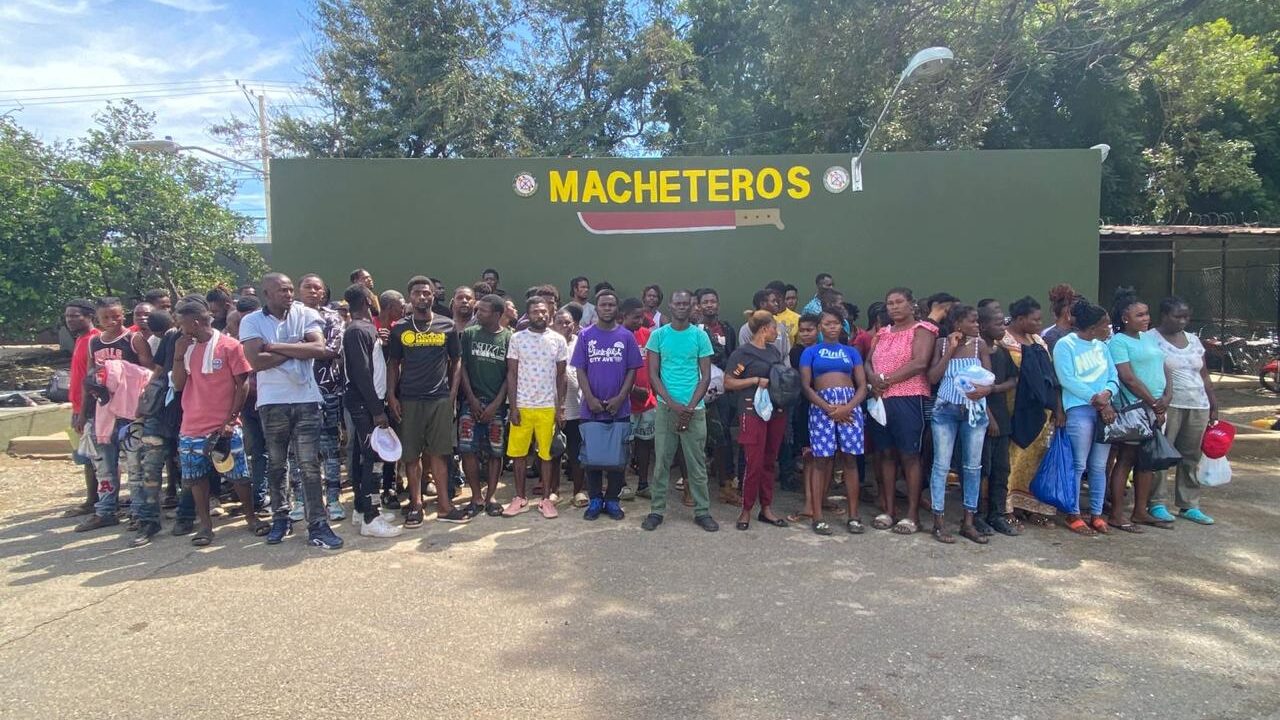 Ejército detiene a 82 haitianos durante operativos en la zona Noroeste