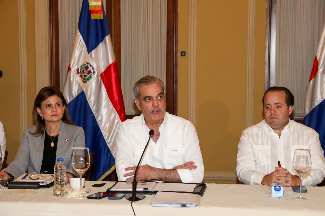 Presidente Abinader dispone suspensión de la docencia y las labores en los sectores público y privado por 48 horas en el Gran Santo y litoral Sur por tormenta Melissa