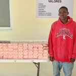 Ejército apresa hombre con 10,000 cigarrillos ilícitos en una motocicleta en Comendador
