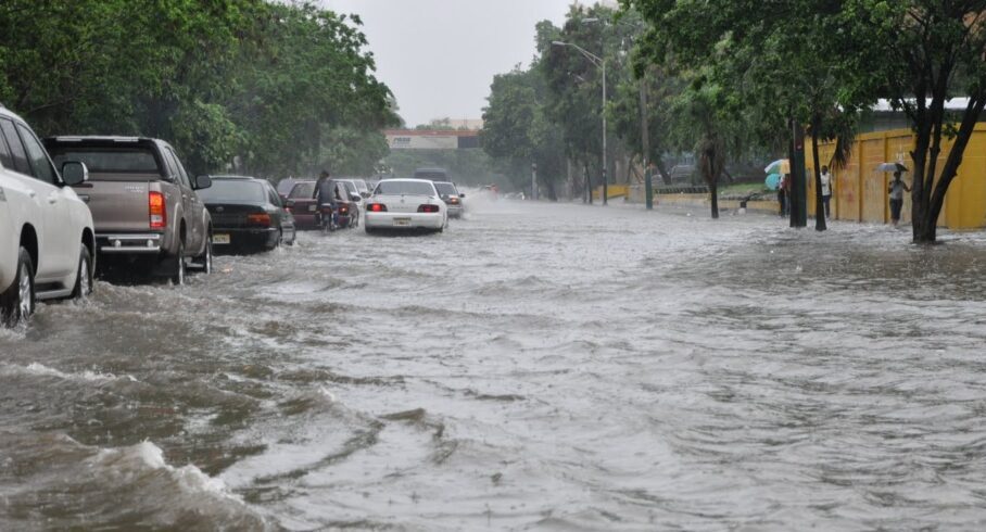 Aguaceros y tormentas eléctricas afectarán varias provincias por efectos indirectos de Melissa