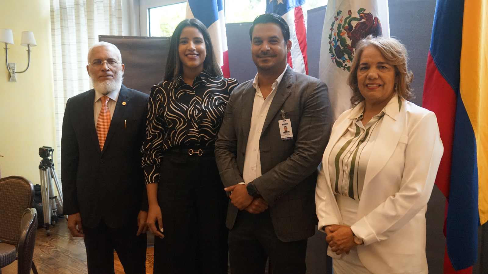 Servicio 360 abogada notaria y aliados promueven jornada gratuita sobre fideicomiso y testamento