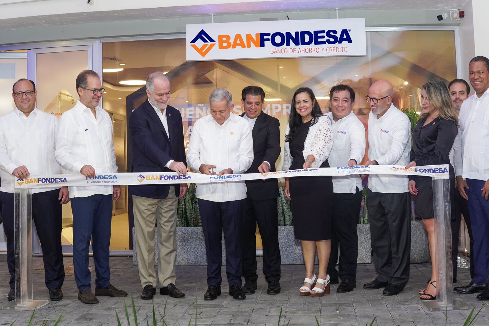 Banfondesa y Fondesa fortalecen lazos con el sector académico desde nueva sucursal en la PUCMM