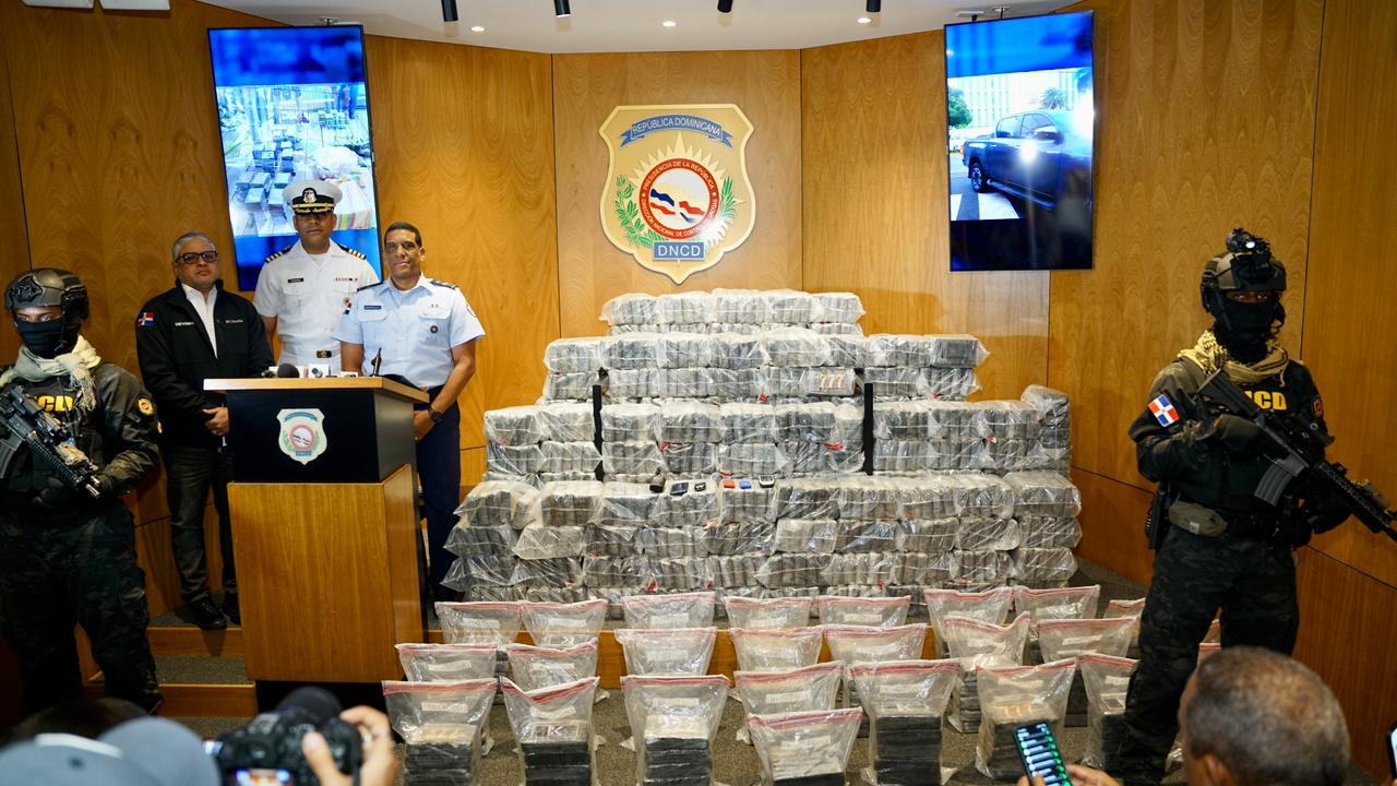 Autoridades decomisan lancha con 650 paquetes de presunta cocaína en amplio operativo aéreo, marítimo y terrestre