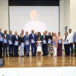 Julito Fulcar rinde cuentas ante multitudinario acto en Baní y presenta el Plan Estratégico de Desarrollo Sostenible de Peravia